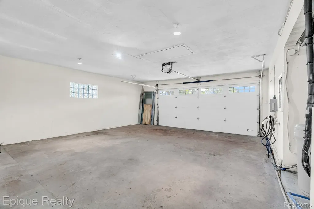 8052 Dungarvin Drive Grand Blanc Charter Township MI 48439
