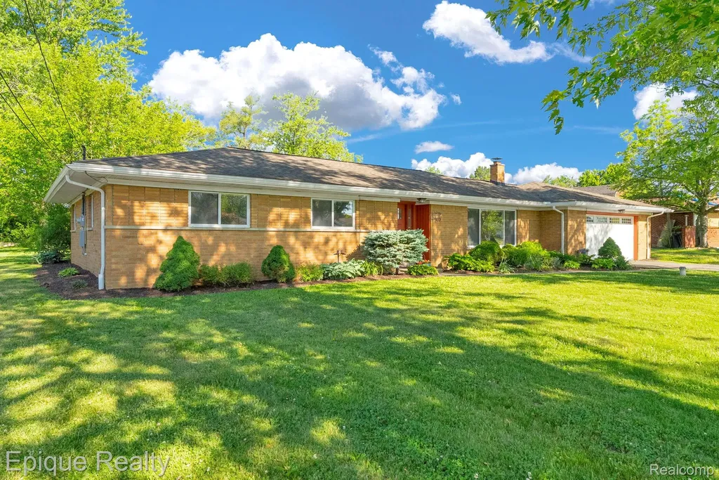 8052 Dungarvin Drive Grand Blanc Charter Township MI 48439