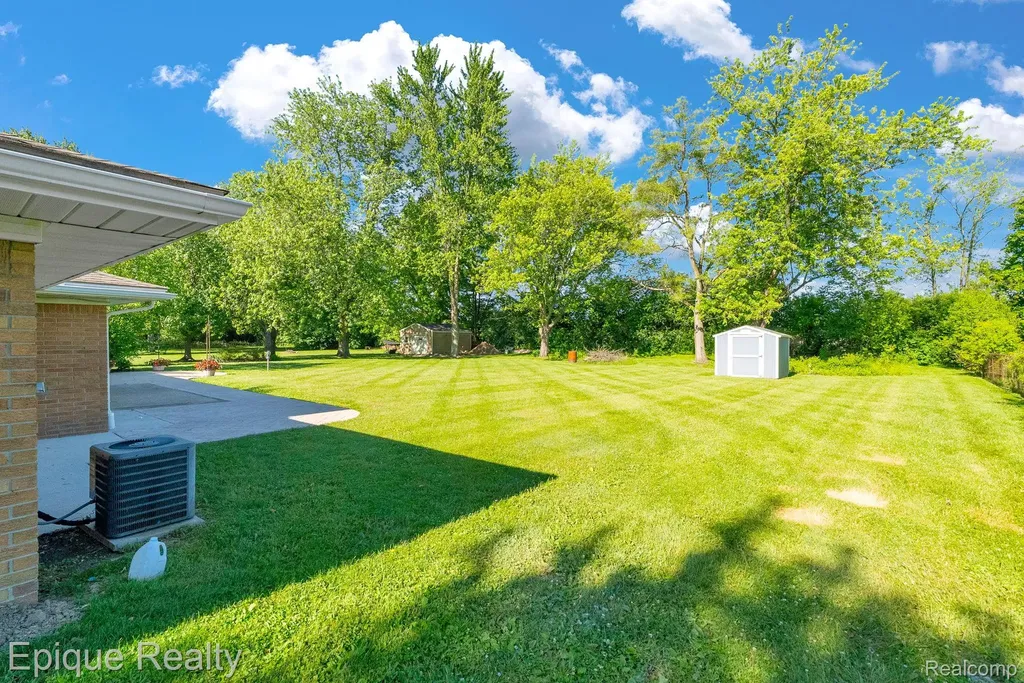 8052 Dungarvin Drive Grand Blanc Charter Township MI 48439