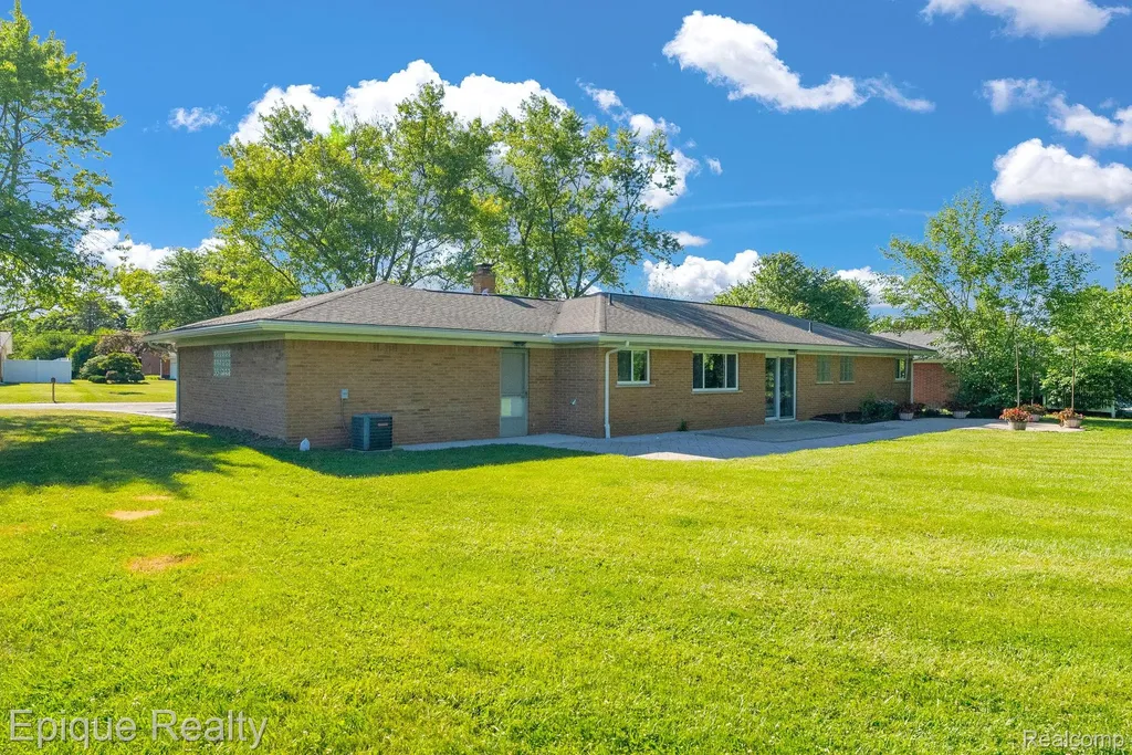 8052 Dungarvin Drive Grand Blanc Charter Township MI 48439