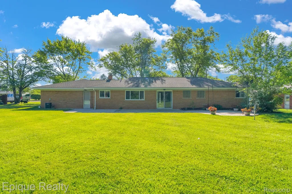 8052 Dungarvin Drive Grand Blanc Charter Township MI 48439