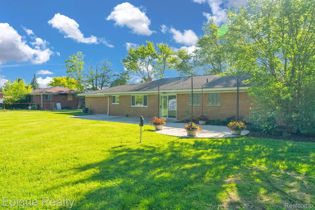8052 Dungarvin Drive Grand Blanc Charter Township MI 48439