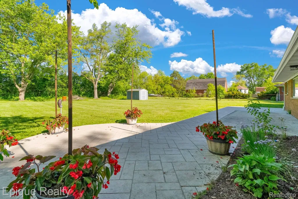 8052 Dungarvin Drive Grand Blanc Charter Township MI 48439