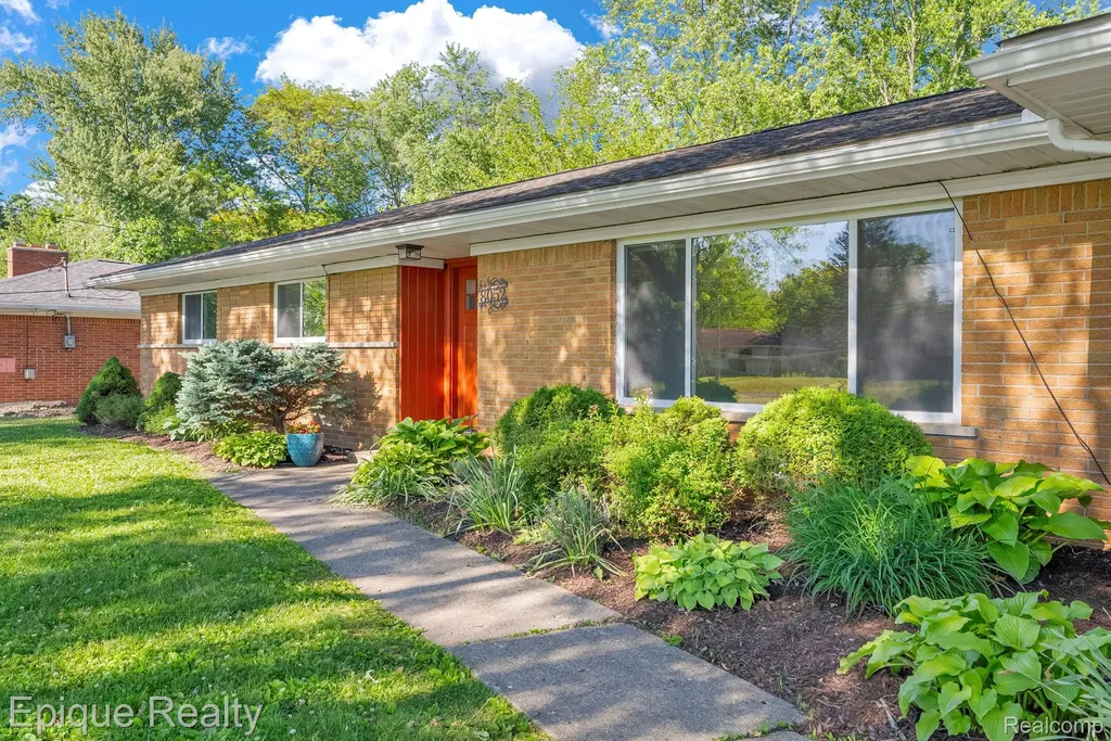 8052 Dungarvin Drive Grand Blanc Charter Township MI 48439