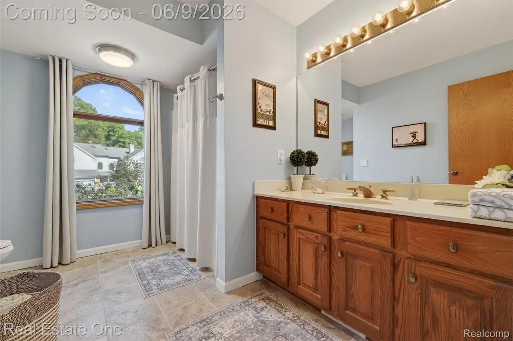 6586 Scenic Pines Court Independence Charter Township MI 48346