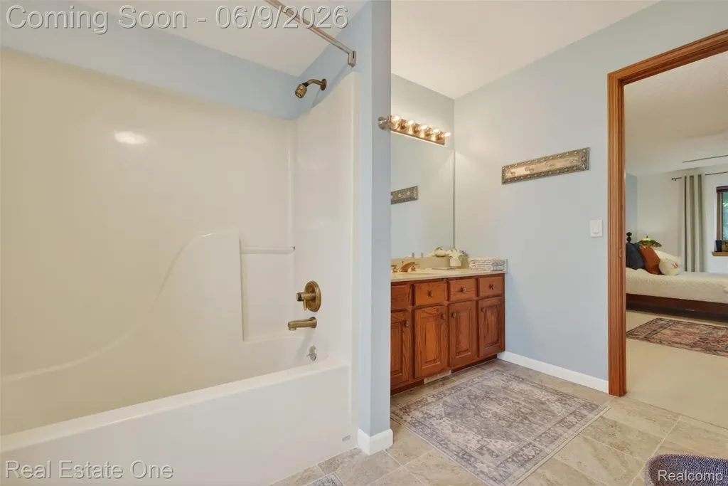6586 Scenic Pines Court Independence Charter Township MI 48346