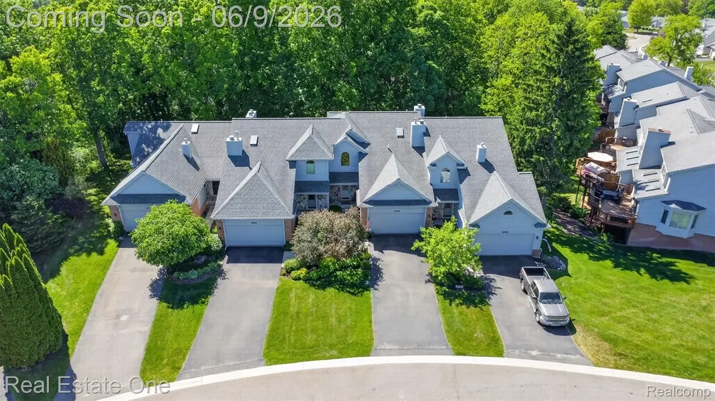 6586 Scenic Pines Court Independence Charter Township MI 48346