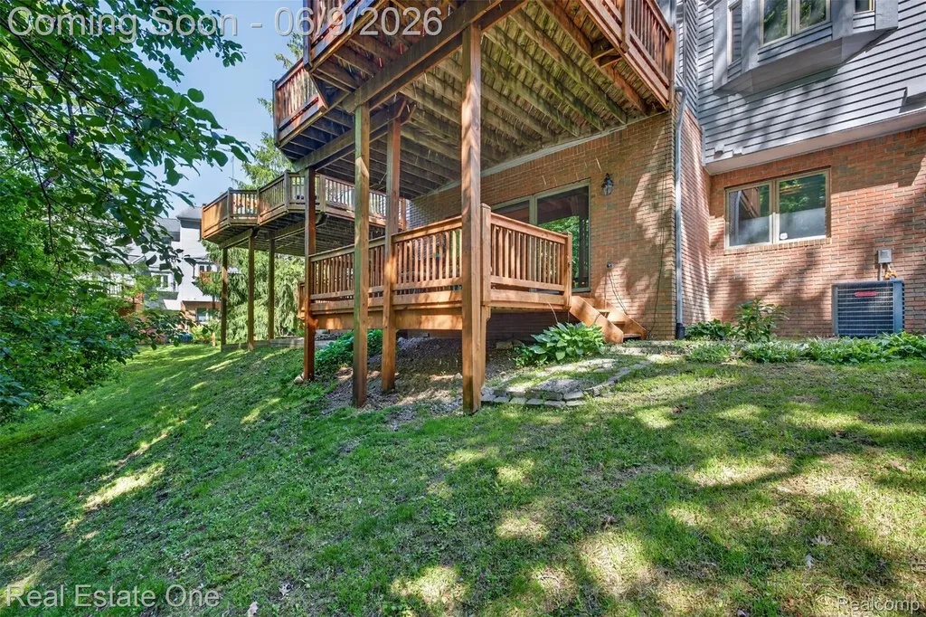 6586 Scenic Pines Court Independence Charter Township MI 48346