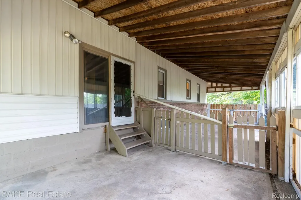10195 Stark Road Livonia City MI 48150