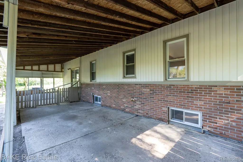 10195 Stark Road Livonia City MI 48150