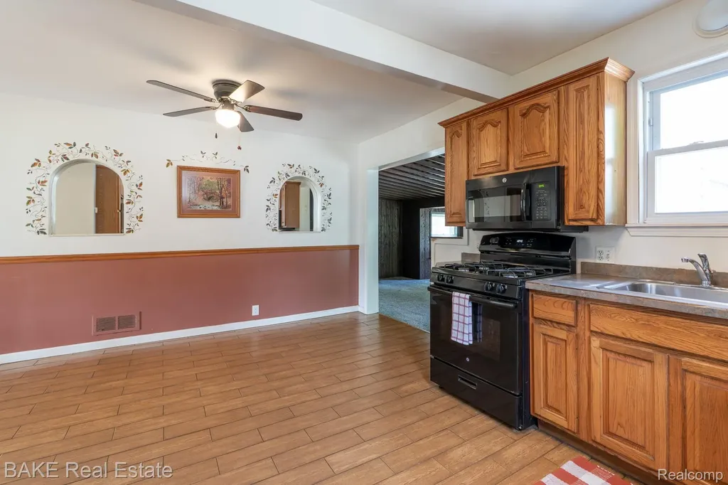 10195 Stark Road Livonia City MI 48150