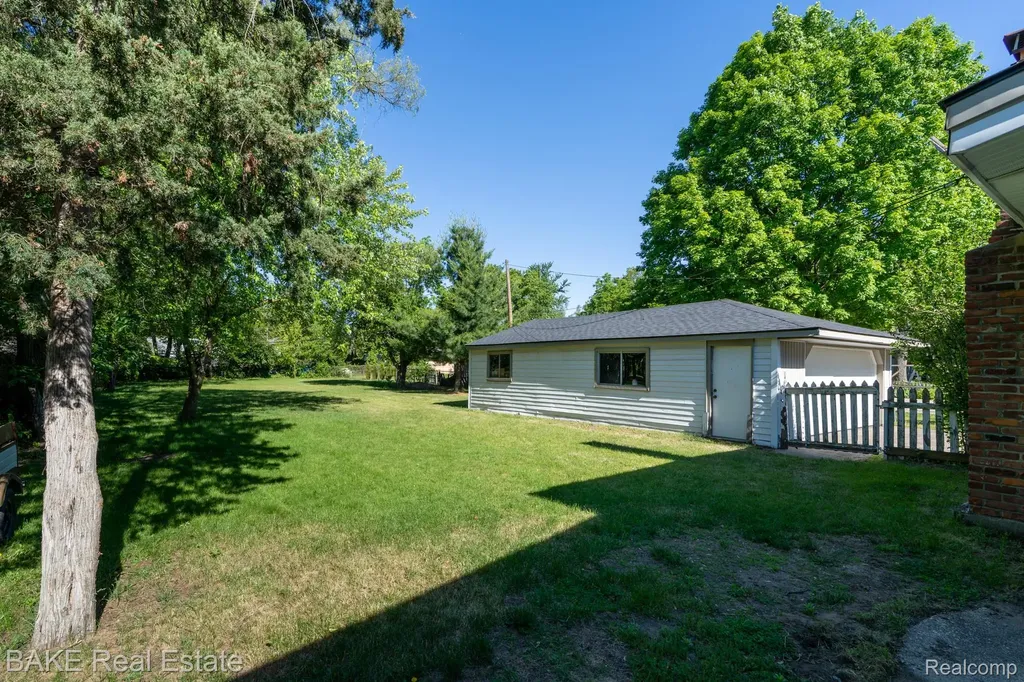 10195 Stark Road Livonia City MI 48150