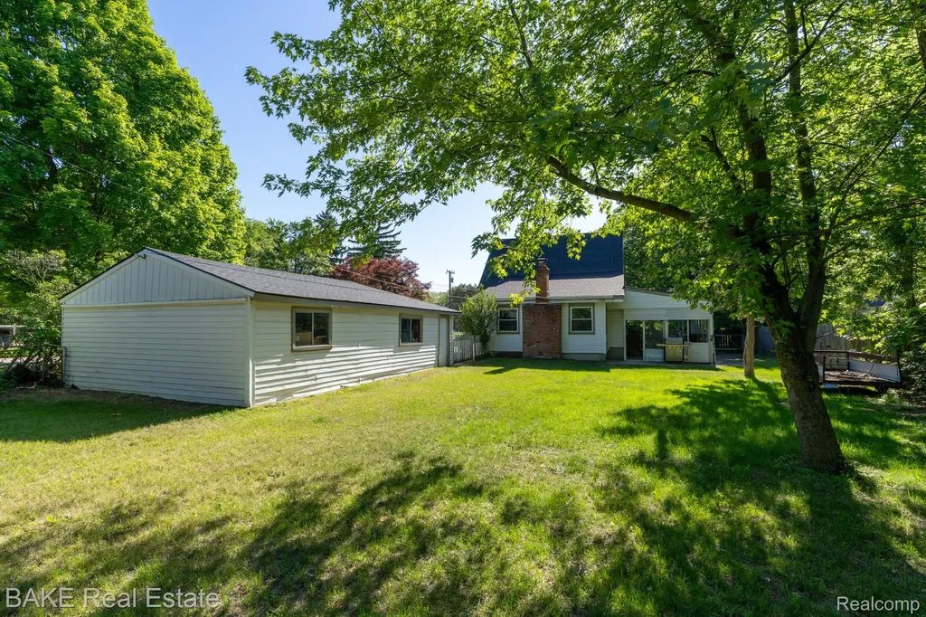 10195 Stark Road Livonia City MI 48150
