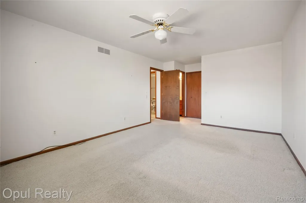 37440 N Laurel Park Drive Livonia City MI 48152