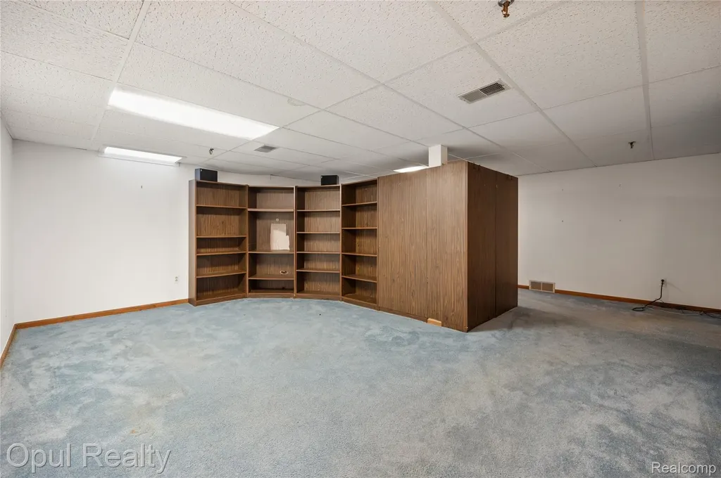 37440 N Laurel Park Drive Livonia City MI 48152