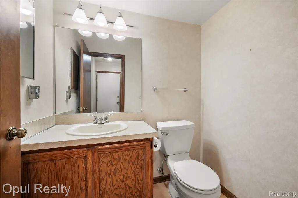 37440 N Laurel Park Drive Livonia City MI 48152