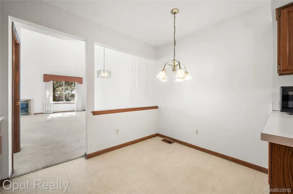 37440 N Laurel Park Drive Livonia City MI 48152