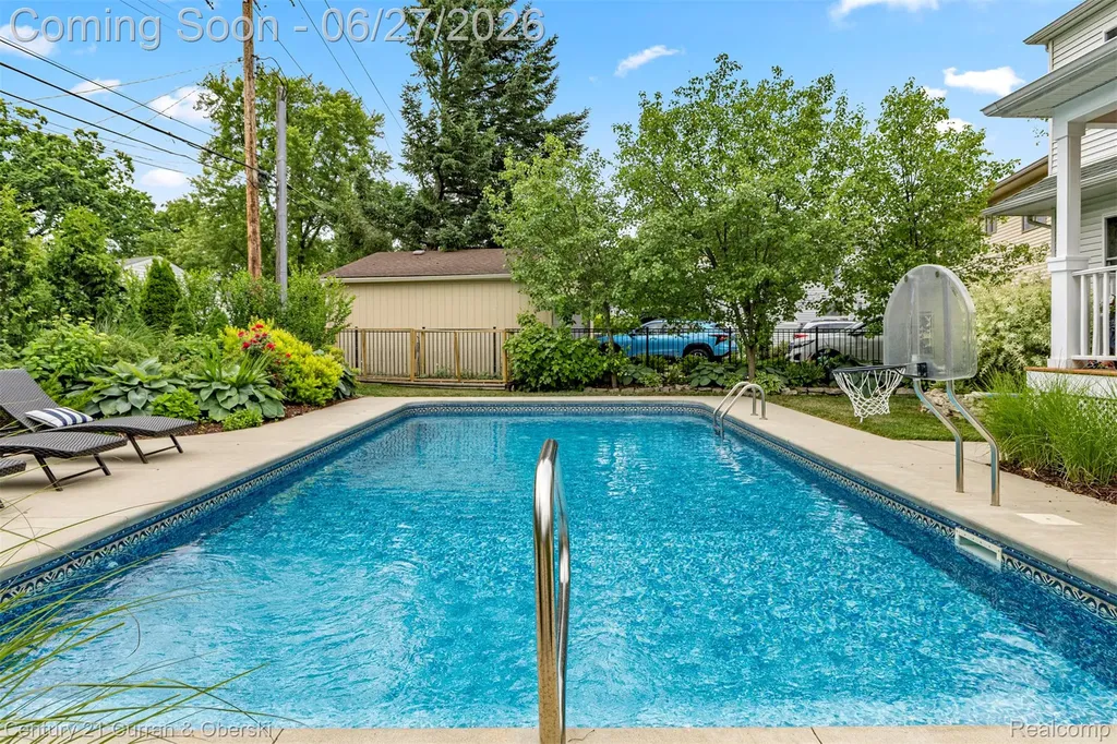 22511 Cherry Hill Street Dearborn City MI 48124