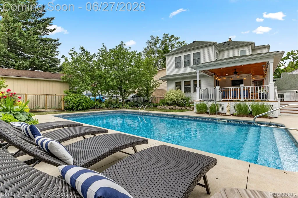 22511 Cherry Hill Street Dearborn City MI 48124