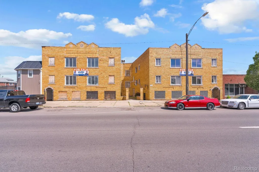 15523 Mack Avenue Detroit City MI 48224