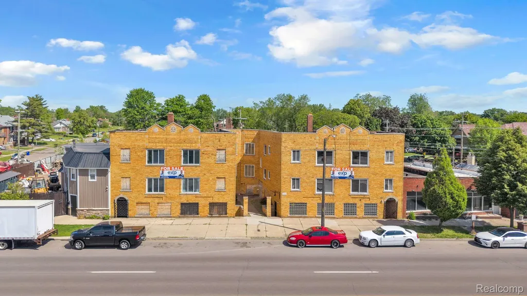 15523 Mack Avenue Detroit City MI 48224