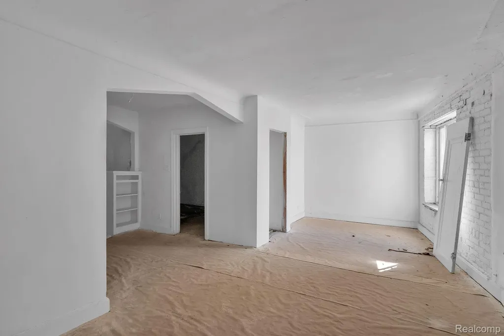 15523 Mack Avenue Detroit City MI 48224