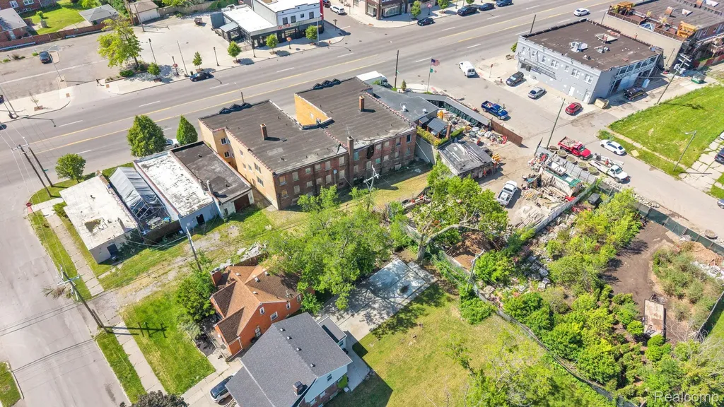15523 Mack Avenue Detroit City MI 48224