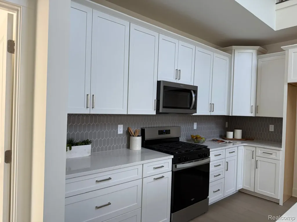 5342 Vista Lane West Bloomfield Charter Township MI 48323