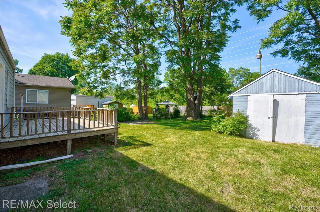 4305 Pengelly Road Flint City MI 48507