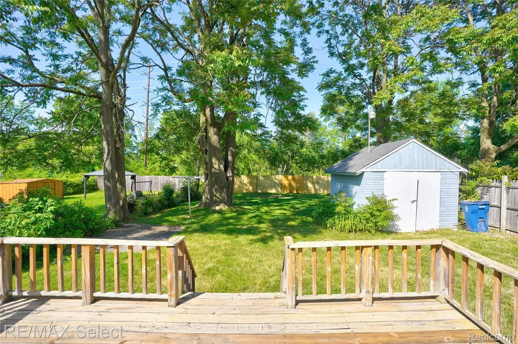 4305 Pengelly Road Flint City MI 48507