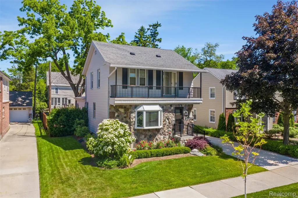 10504 Borgman Avenue Huntington Woods City MI 48070