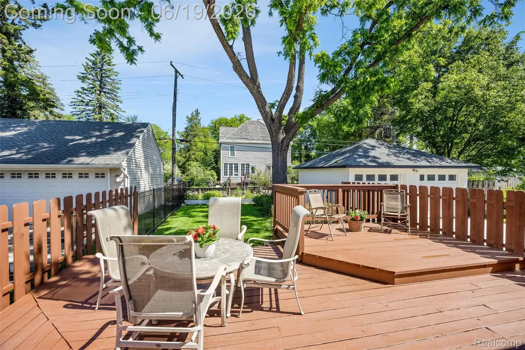 10504 Borgman Avenue Huntington Woods City MI 48070