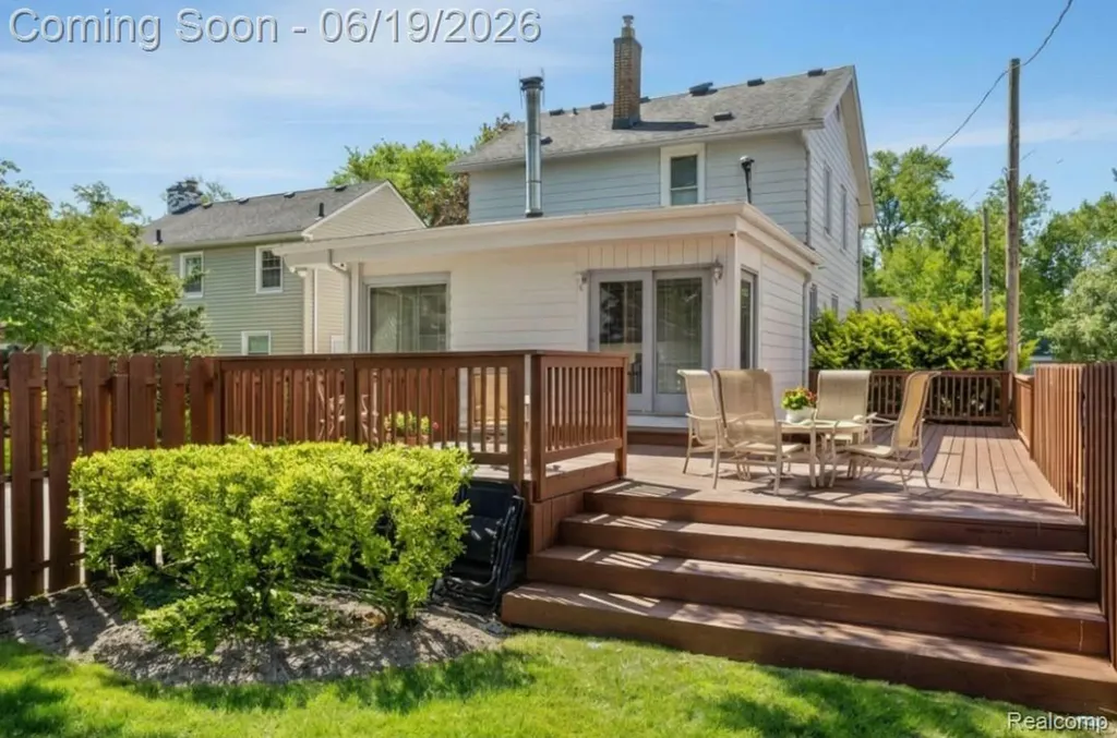 10504 Borgman Avenue Huntington Woods City MI 48070