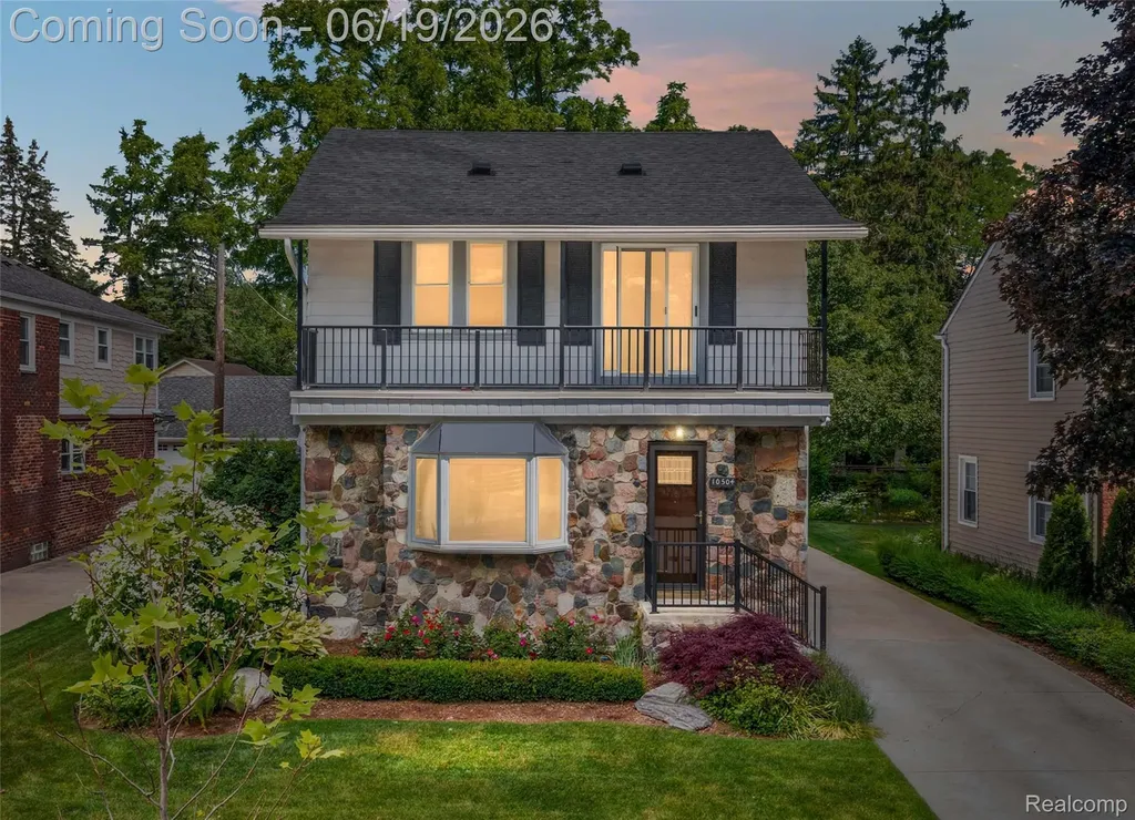 10504 Borgman Avenue Huntington Woods City MI 48070