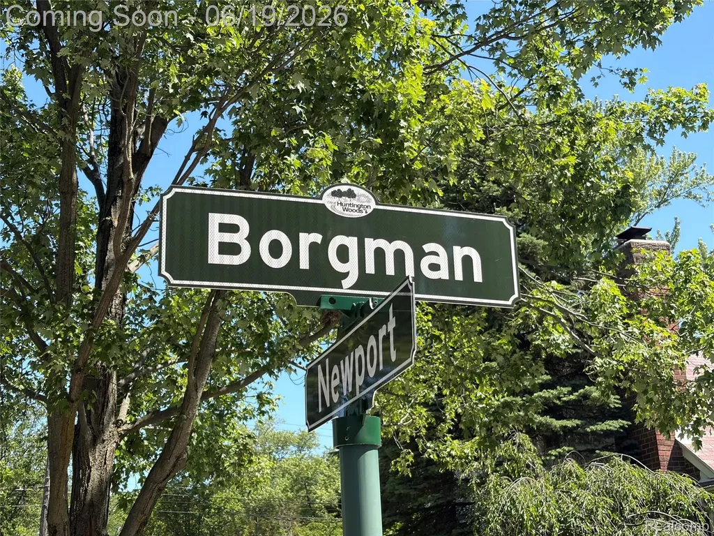 10504 Borgman Avenue Huntington Woods City MI 48070