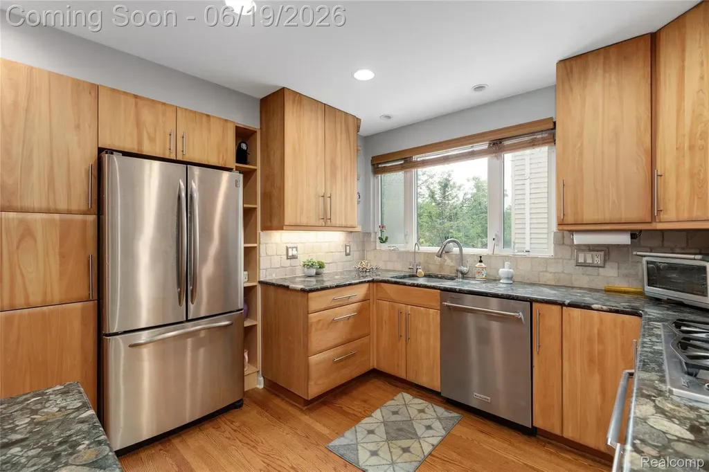 10504 Borgman Avenue Huntington Woods City MI 48070