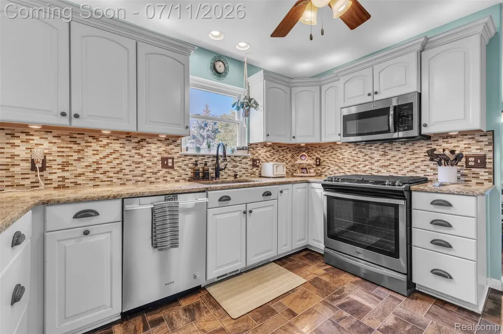 3955 Forest Edge Drive Commerce Charter Township MI 48382