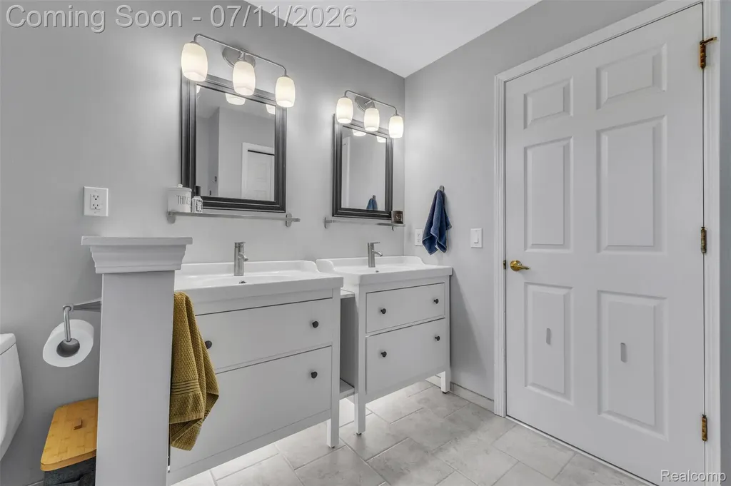 3955 Forest Edge Drive Commerce Charter Township MI 48382