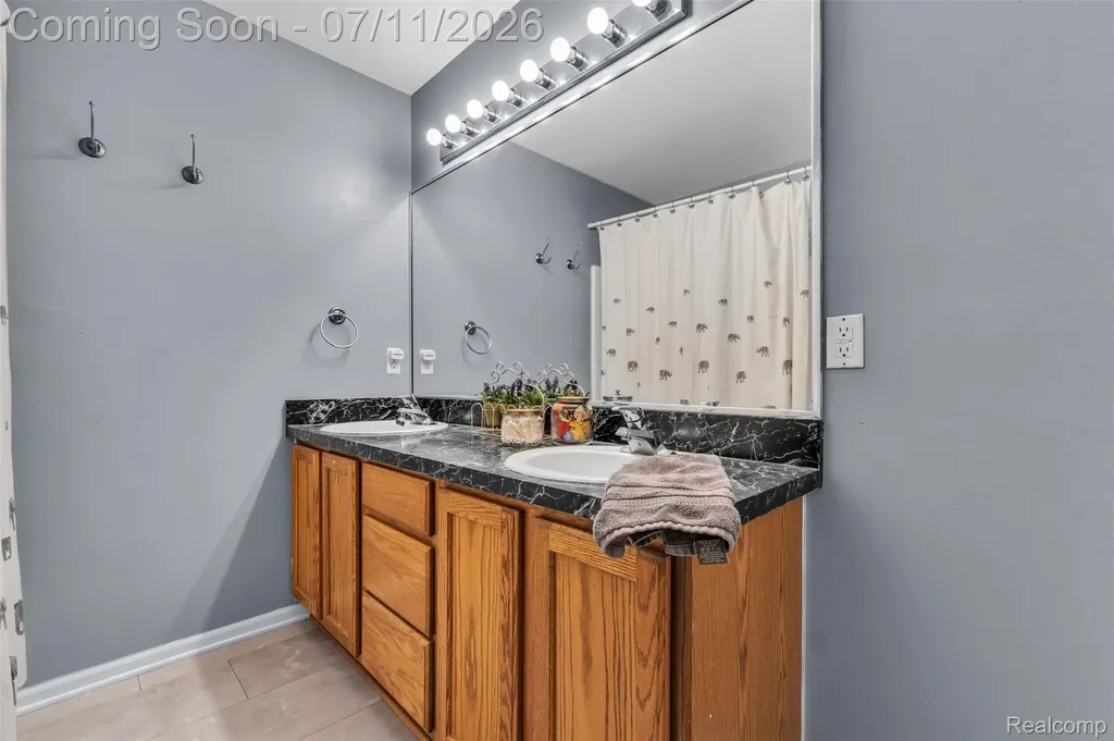 3955 Forest Edge Drive Commerce Charter Township MI 48382