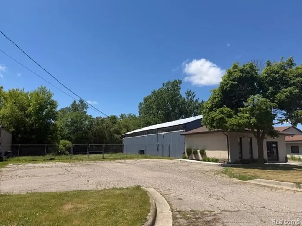 3328 Associates Drive Burton City MI 48529