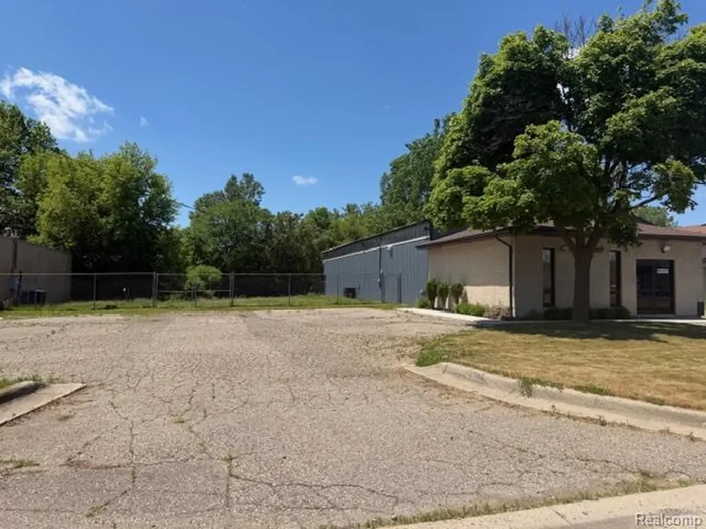 3328 Associates Drive Burton City MI 48529