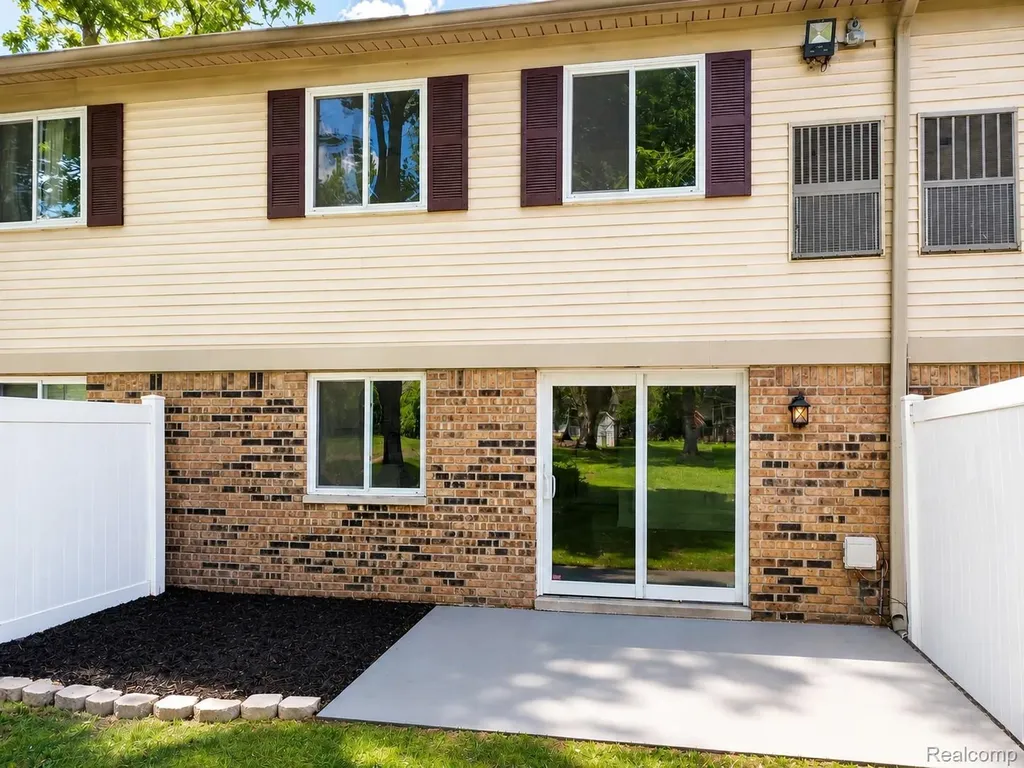 15814 Dupage Boulevard Taylor City MI 48180