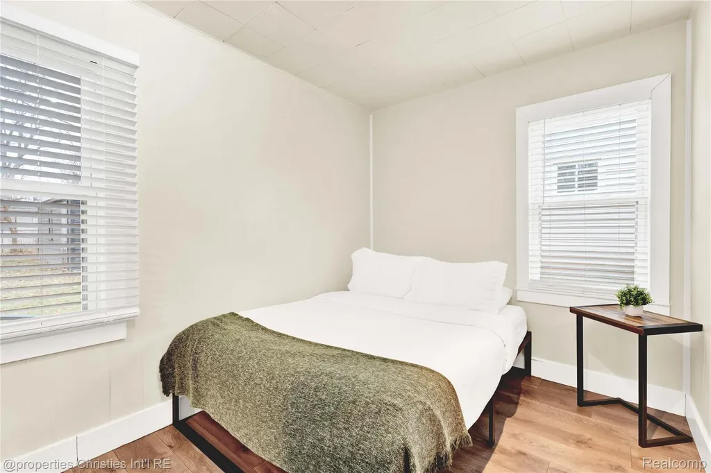 3237 Harris Street Ferndale City MI 48220