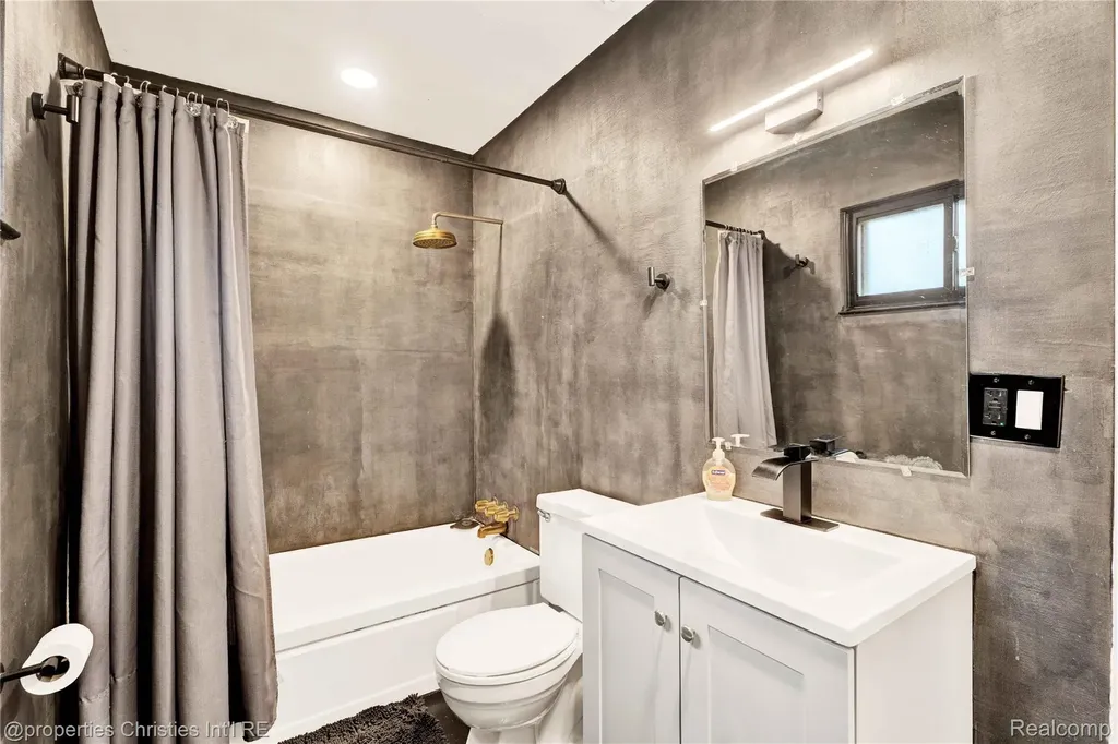 3237 Harris Street Ferndale City MI 48220