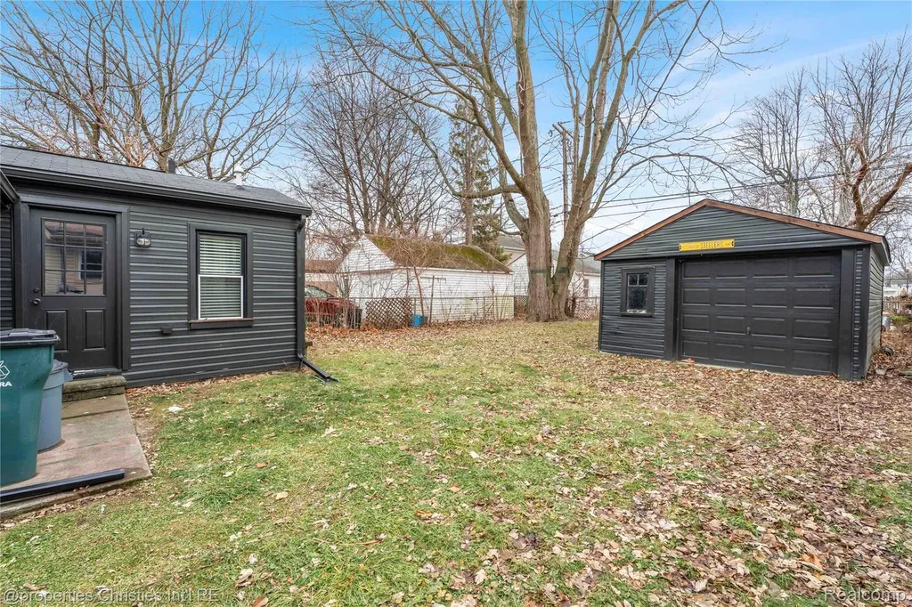 3237 Harris Street Ferndale City MI 48220