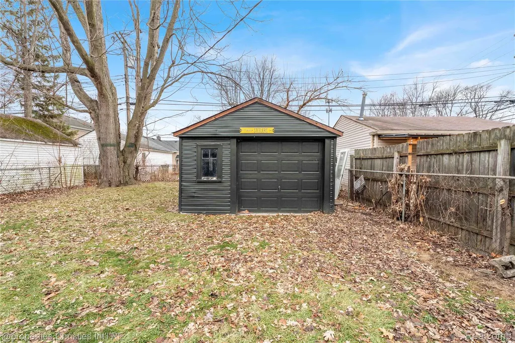 3237 Harris Street Ferndale City MI 48220