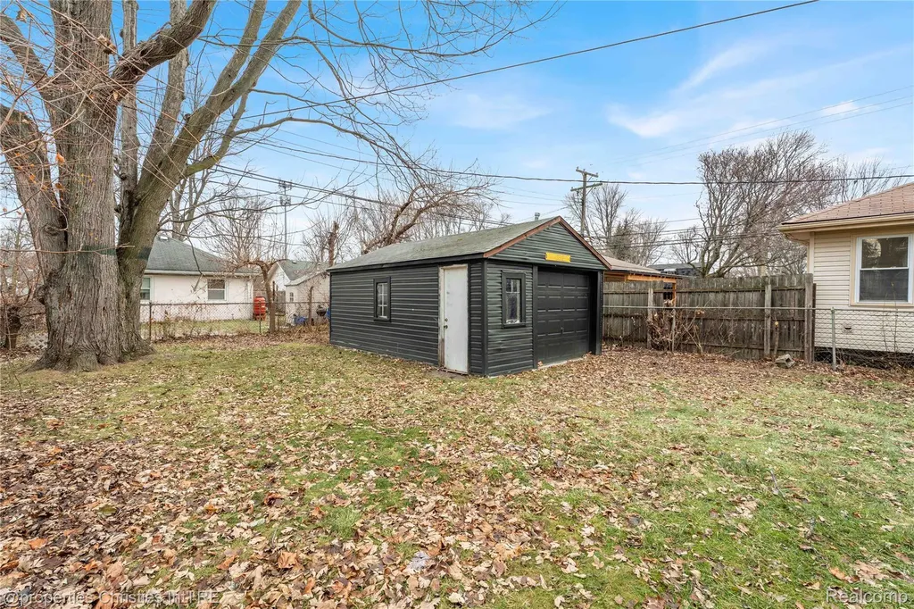 3237 Harris Street Ferndale City MI 48220