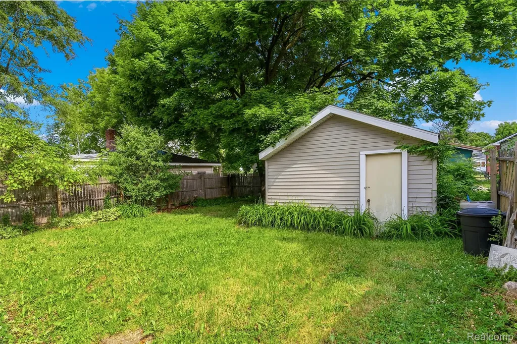 1128 Barrie Avenue Flint City MI 48507