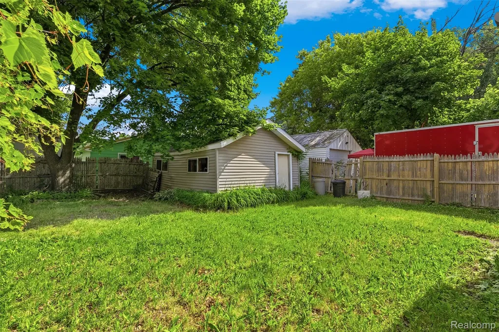 1128 Barrie Avenue Flint City MI 48507