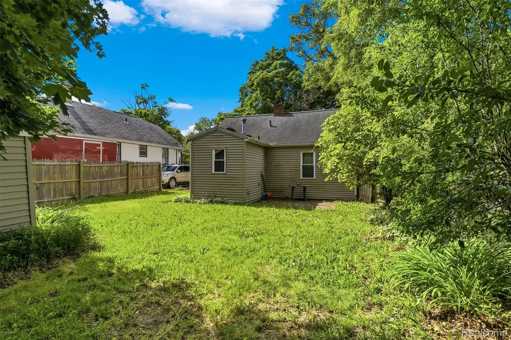 1128 Barrie Avenue Flint City MI 48507